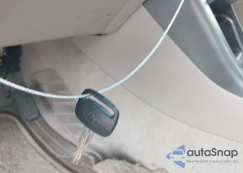 2005 Toyota Camry Std z USA, uszkodzony, nr VIN 4T1BE32K25U092881